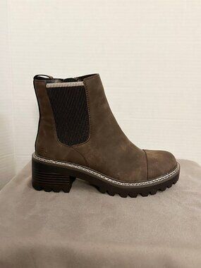 JBU Reed Chelsea Boot /  Water resistant, Size 6